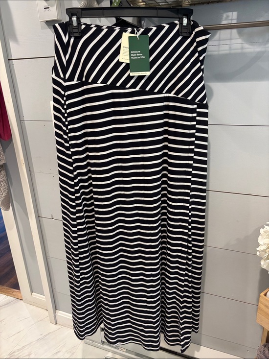 HALARA Dresses & Skirts - Halara Striped Black and White Maxi Skirt - Casual Everyday Wear